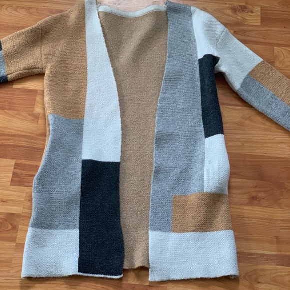Sweater with pockets - Picture 2 of 4